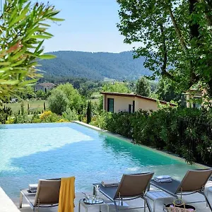 Les Sainte-victoire & ***** Le Tholonet